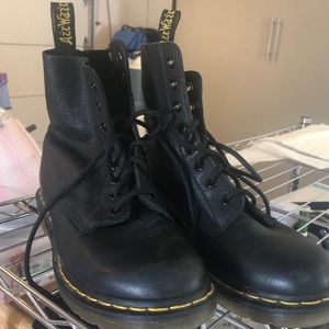 Women's 8 US Dr Martens The Original